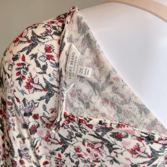 Lucky Brand Cream and Pink Floral Tunic Top - Picture 8 of 8